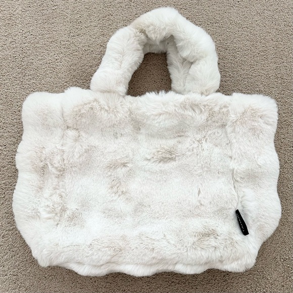 Duplicate Listing - White Faux Fur Bucket Tote Bag Purse - Winter Fashion - Picture 3 of 16